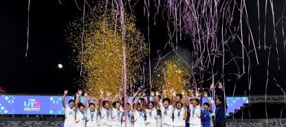 Η Βόρειος Κορέα κατά την απονομή του τροπαίου το 2022 στο Παγκόσμιο Κύπελλο Γυναικών Κάτω των 17 ετών το 2025