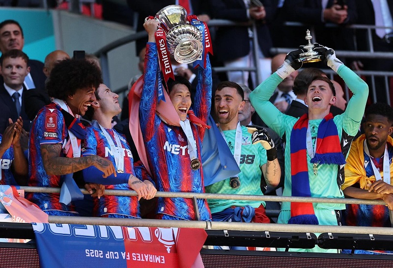 Η νικήτρια του FA Cup το 2025, ομάδα της Κρίσταλ Πάλας